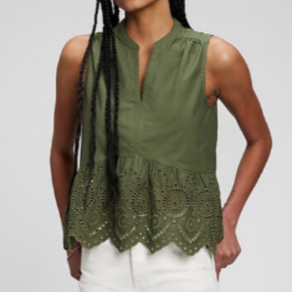 Gap Peplum Eyelet Top in Cypress Green size XL